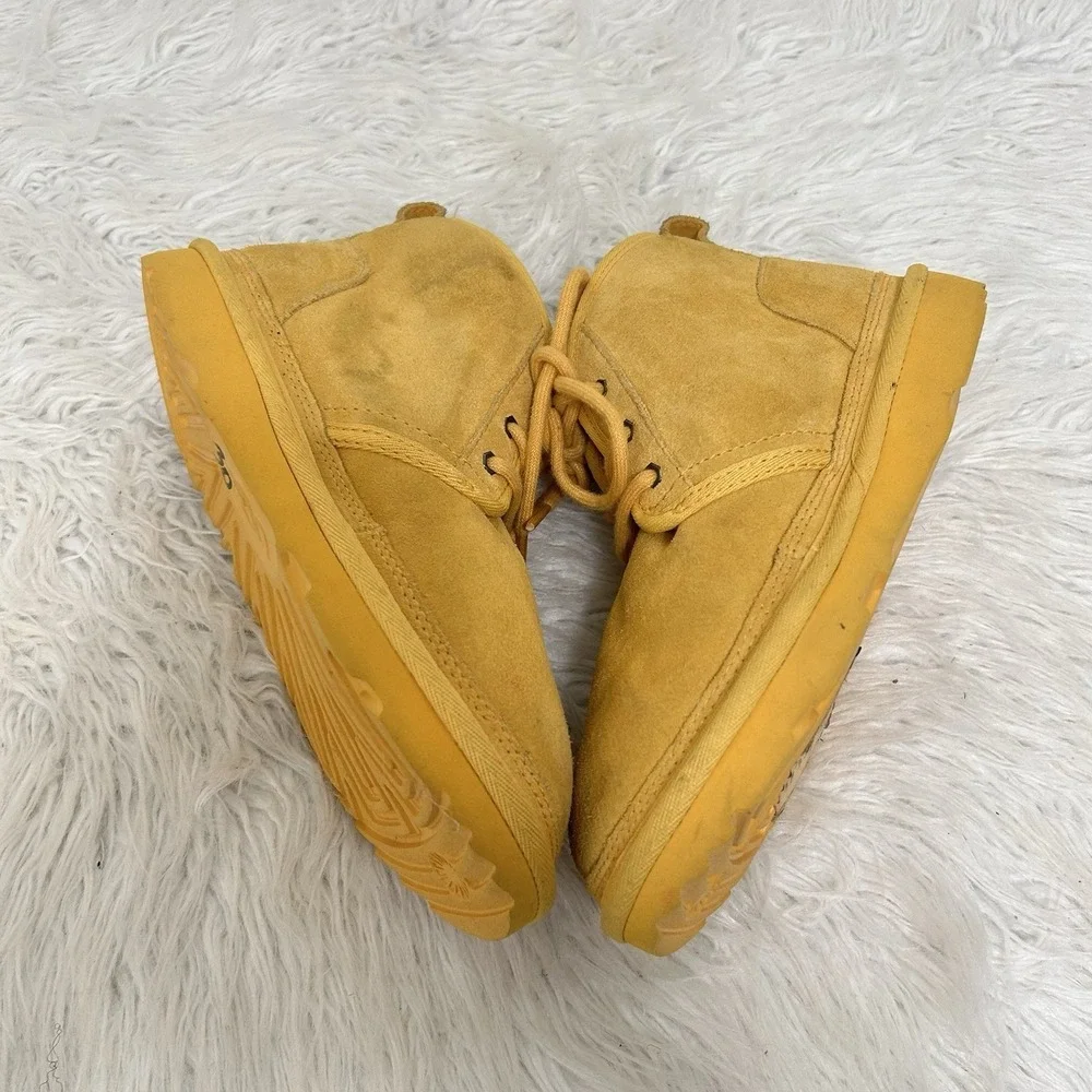UGG Kids Neumel Sheepskin Chukka‎ Boots Golden Yellow Size 4 Tie Up Plush Lining